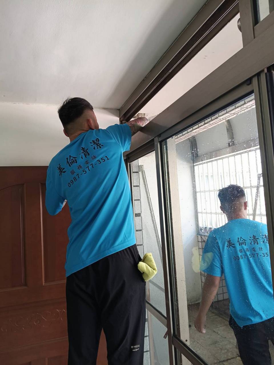 ���ƥ��M�䤽�q