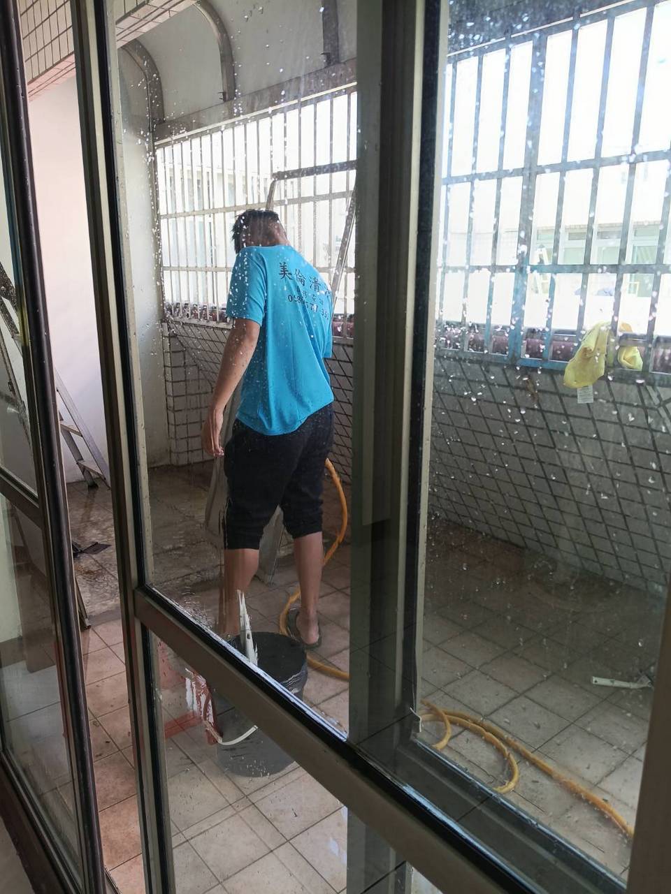 ���ƥ��M�䤽�q