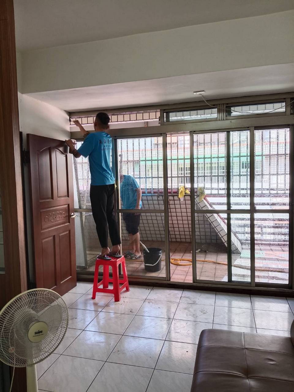 ���ƥ��M�䤽�q