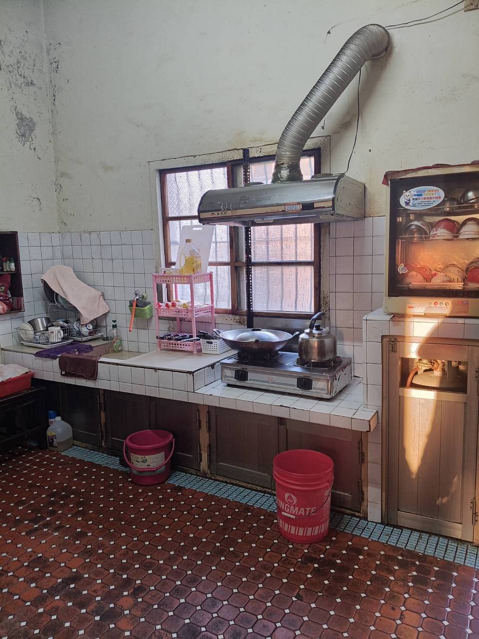 ���Ʒ˦{�M�䤽�q