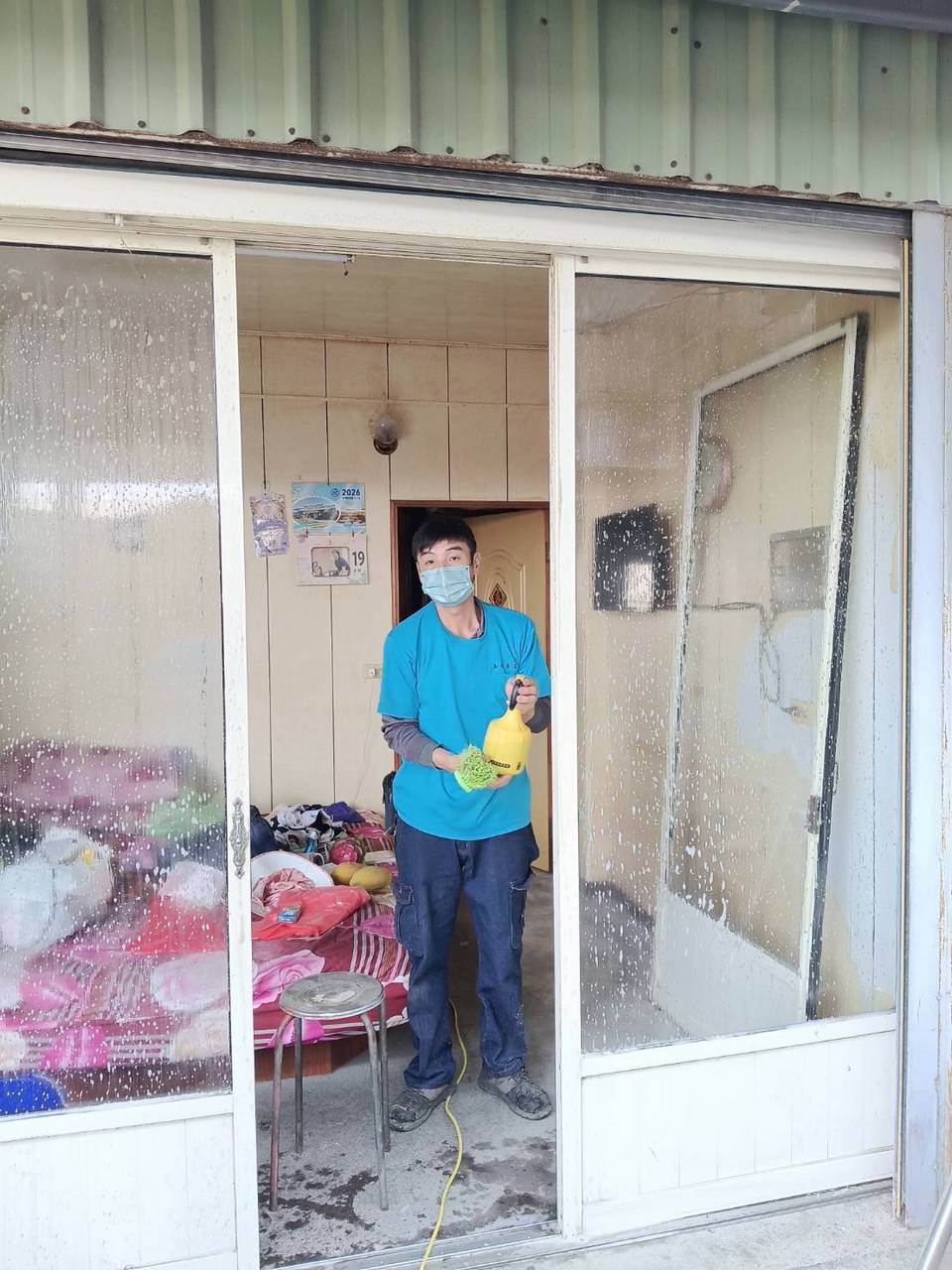 ���Ʒ˦{�M�䤽�q