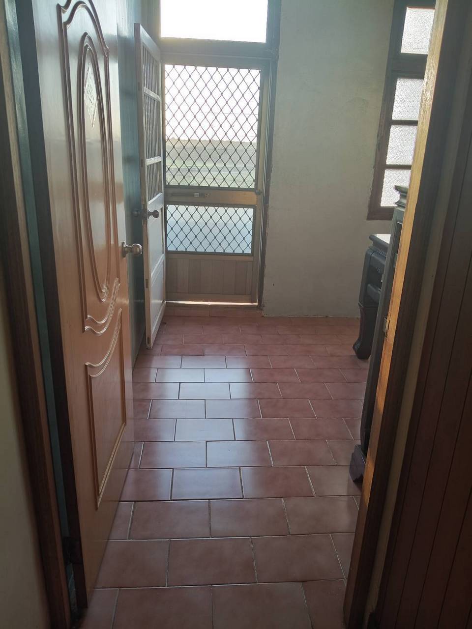 ���Ʒ˦{�M�䤽�q