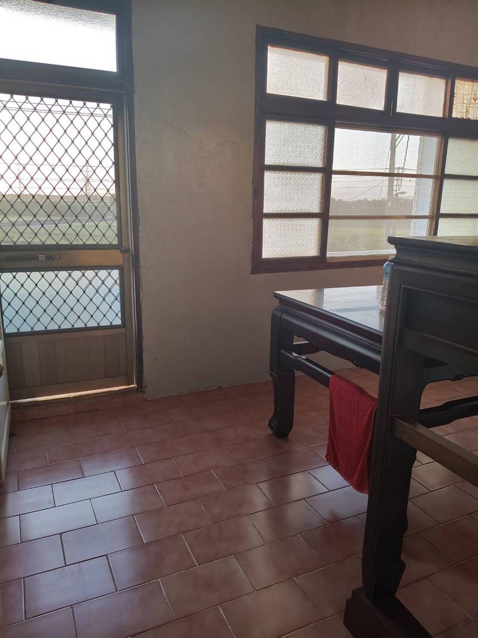 ���Ʒ˦{�M�䤽�q