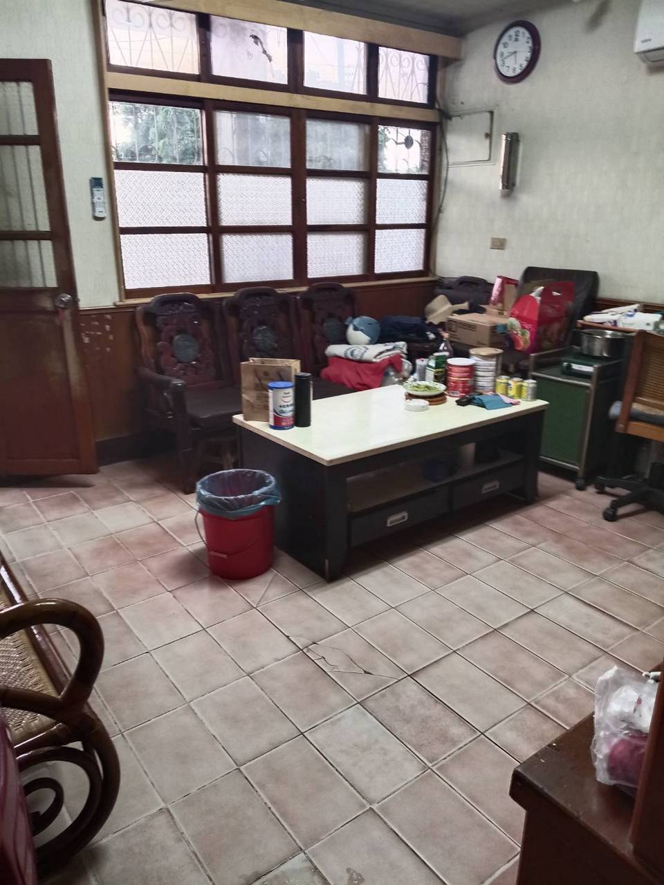 ���Ʒ˦{�M�䤽�q